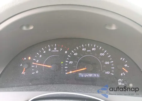 2010 Toyota Camry Le z USA, uszkodzony, nr VIN 4T4BF3EK2AR038408